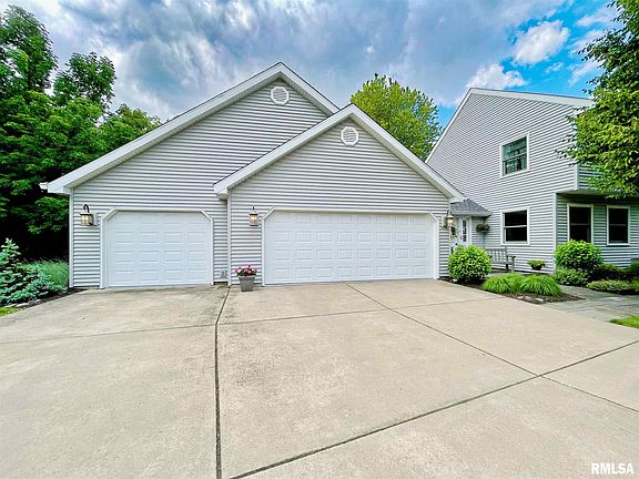 2nd image of 133 W Whitehall Ct