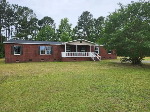 520 Primrose Ln, Saint Stephen, SC 29479