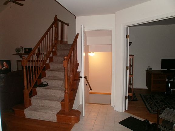 3rd image of 22 Wimbledon Ct