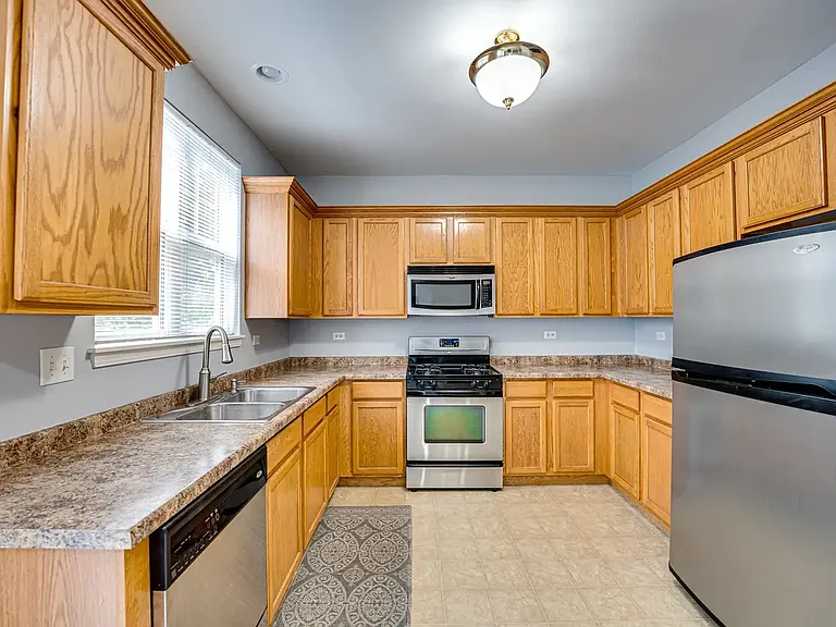3355 Kentshire Cir — Photo 10