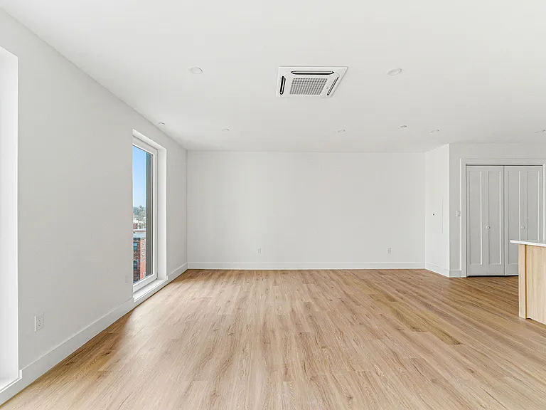 1035 Commonwealth Ave — Photo 88