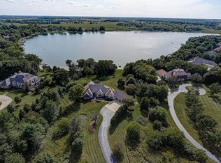 N76W36221 Saddlebrook Ln, Oconomowoc, WI 53066