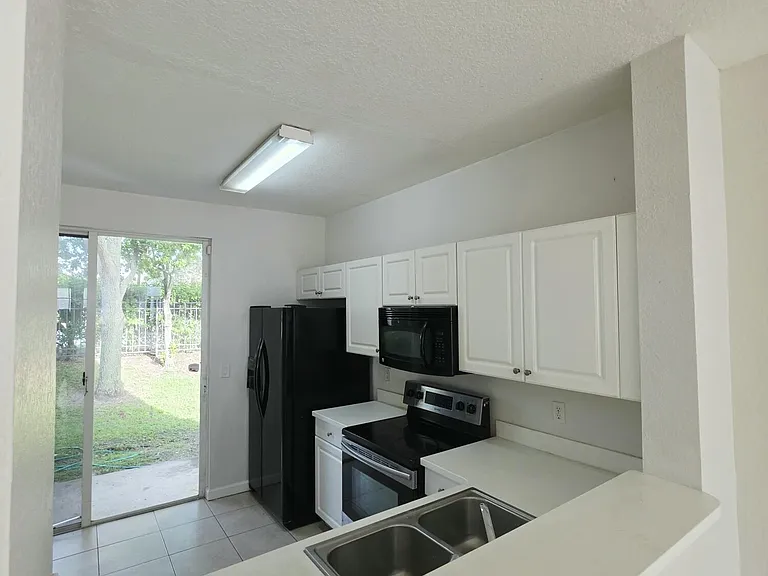 4154 Napoli Lake Dr — Photo 5