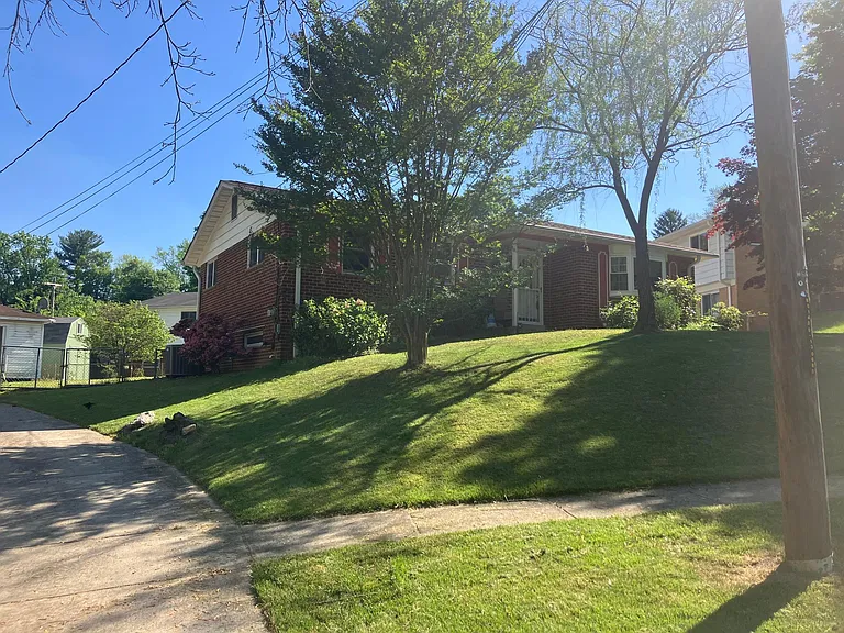537 E Indian Spring Dr — Photo 3