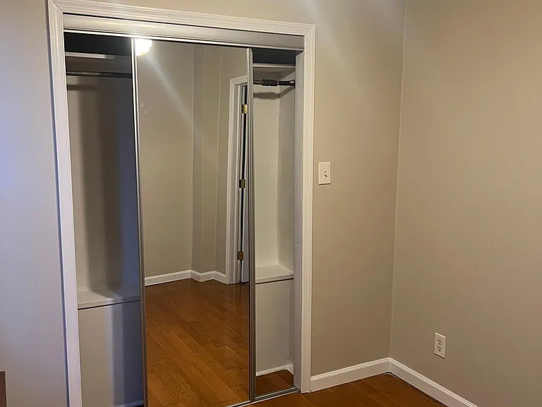 1438 Wolf St #2R — Photo 6