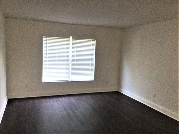 4th image of 942 Woodson Hammock Cir