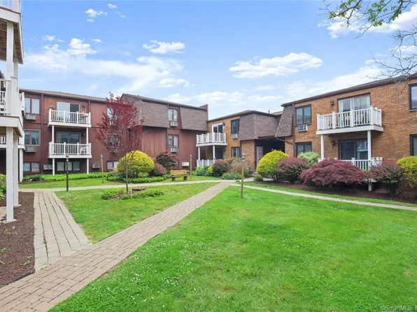 136 Deer Hill Avenue #C28, Danbury, CT 06810