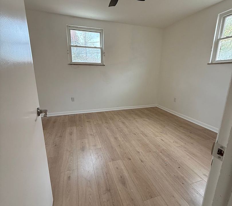2nd image of 17927 Lake Shore Blvd #202