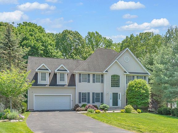 10 Applegate Way