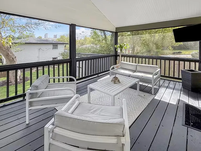 437 Griffin St NW — Photo 2