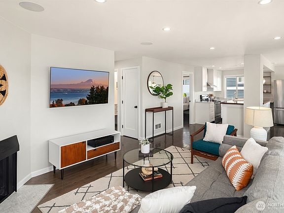 5th image of 6519 35th Avenue NE #201