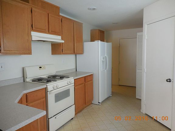 2nd image of 11691 Stivali St