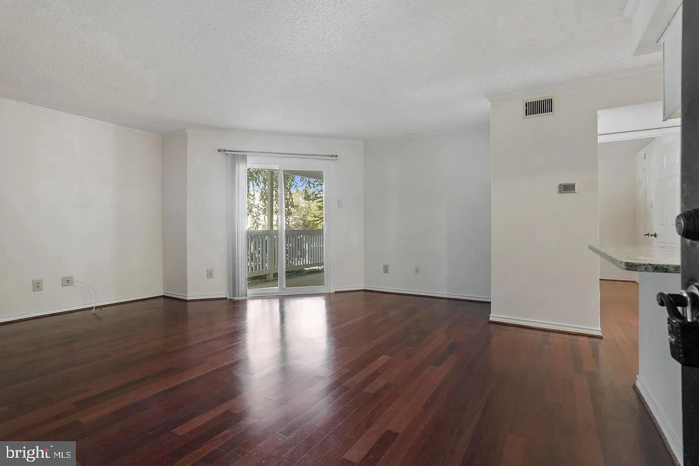 1 bed, 1.0 bath, 624 sqft, $1,900 — Photo 3