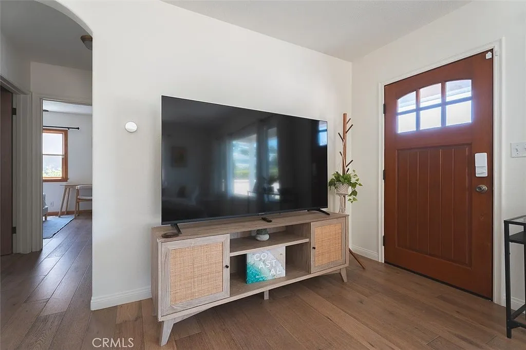4 bed, 2022 sqft, $6,500 — Photo 3