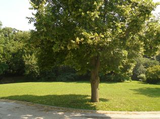 27W727 Brookside Dr, Winfield, IL 60190