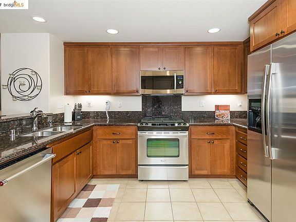 5th image of 205 E Crystal Cove Ter