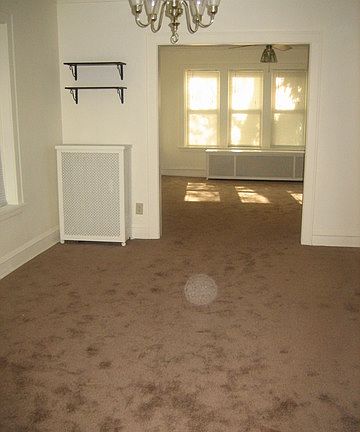 5th image of 5447 N Sawyer Ave #2