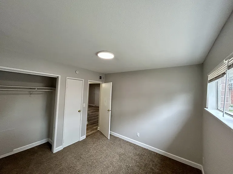 2506 Redbud Ln — Photo 18