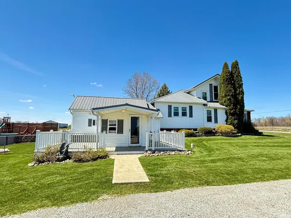 8610 E 600 S, Wolcottville, IN 46795
