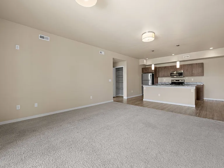 Kansas Apartments — Photo 19