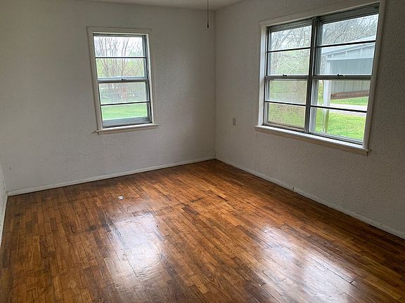 5th image of 572 11th St