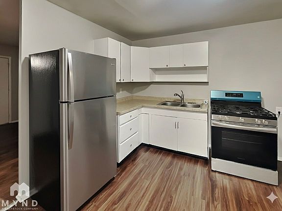 4th image of 8524 Georgiana Ln