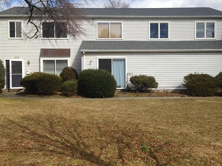 205 Alpern Ave — Photo 1
