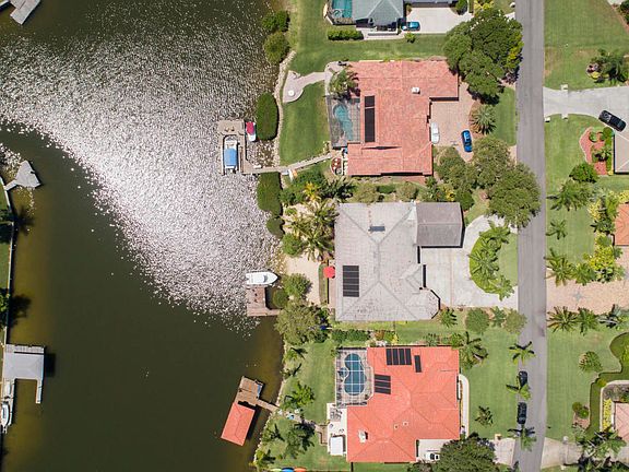 3rd image of 202 Lanternback Island Dr