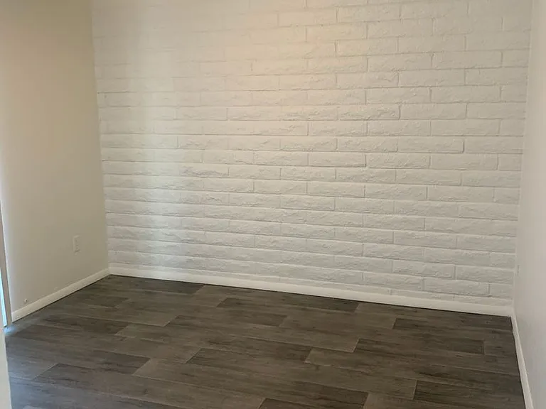 Taylor Heights Apartments — Photo 7