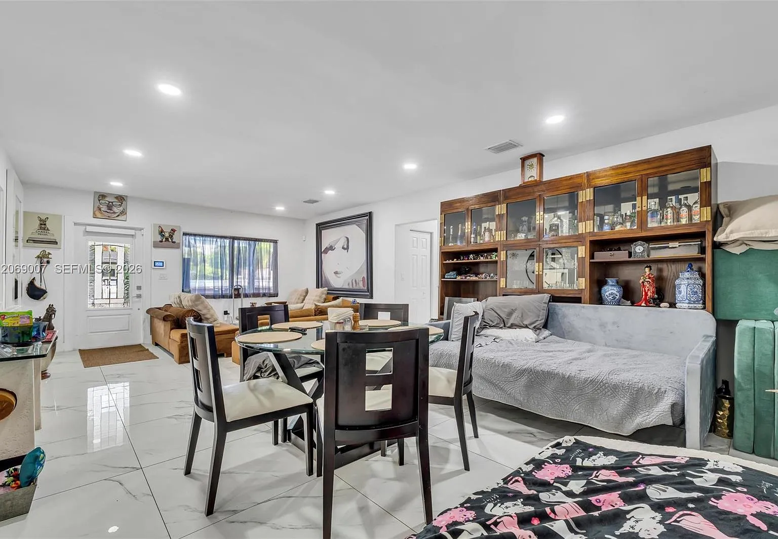 3 bed, 2033 sqft, $3,500 — Photo 3