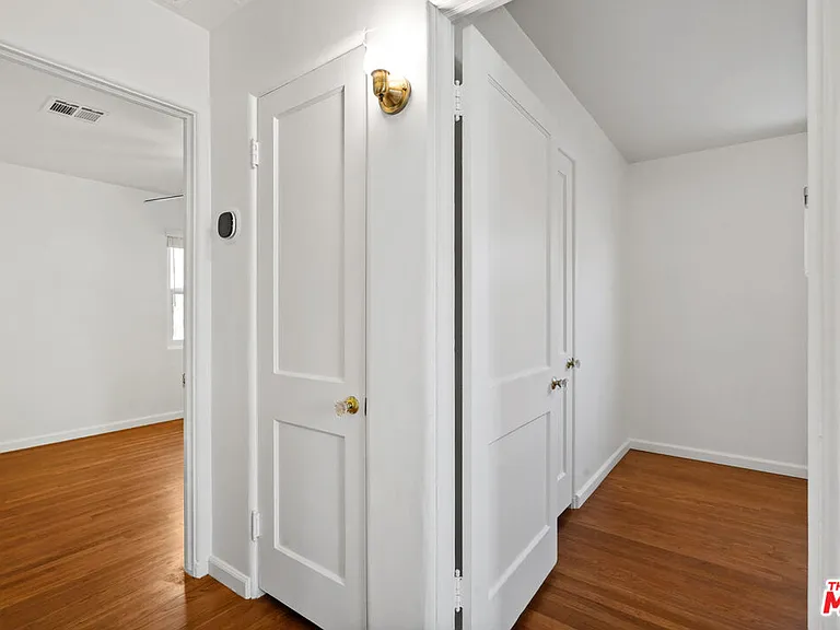 4940 Placidia Ave — Photo 23