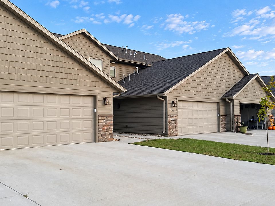1st image of 720 Cressman Trl #1