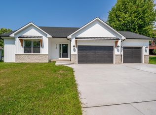 3108 S Gothic Cir, Green Bay, WI 54313