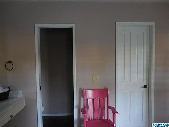 5th image of 14941 Lipson Ave