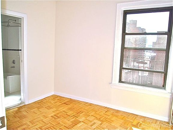 5th image of 304 W 14th St APT 5D