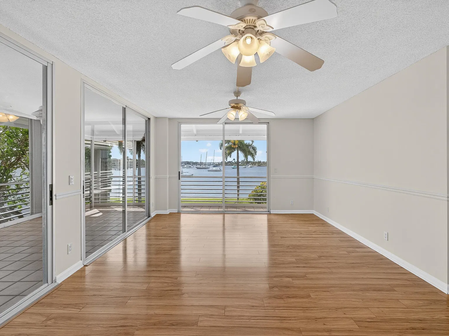2 bed, 2.0 bath, 1065 sqft, $2,975 — Photo 2
