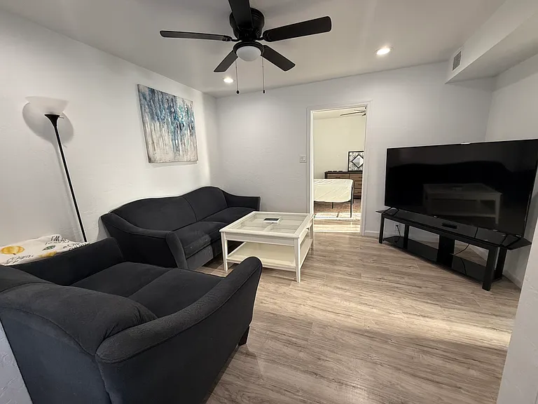 478 E Sycamore St #1 — Photo 3