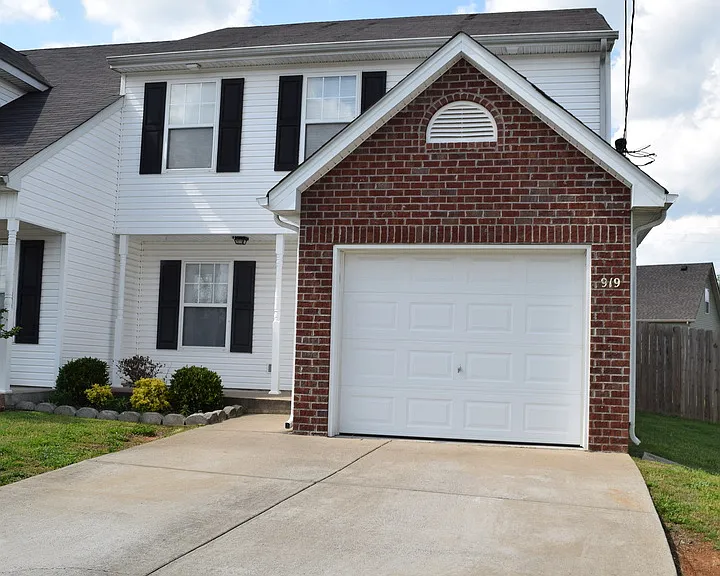 919 Tapoco Ct — Photo 3
