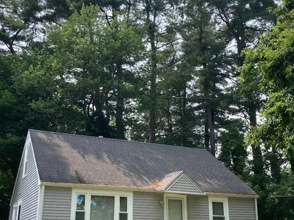 111 Maple St, Bellingham, MA 02019