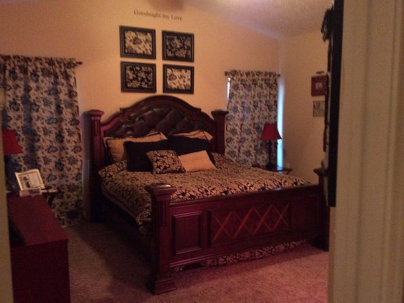 2nd image of 1236 Oakwood Circle