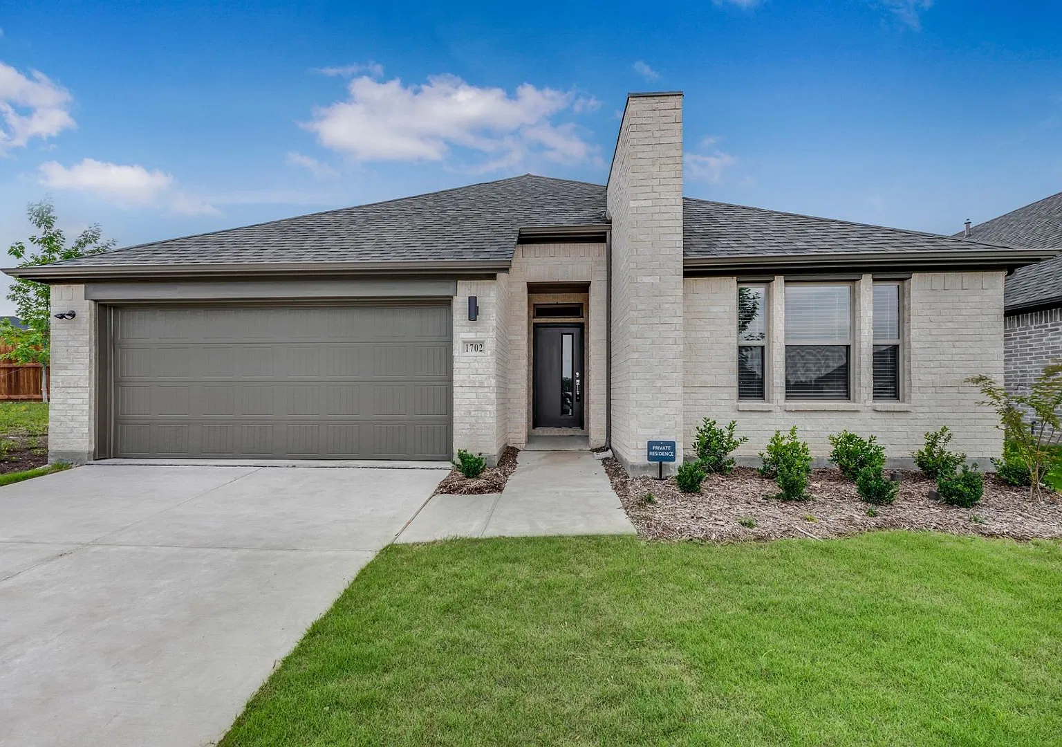 Beautiful 3-Bedroom Modern Home in Whitewing Trails Appliances Included — Photo 1