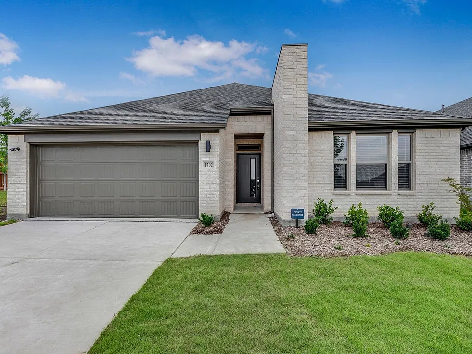 1702 Dove Dr