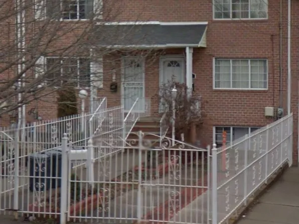 77 Beach St, Staten Island, NY 10304