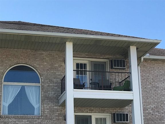 4th image of 7386 Eisenhower Dr Unit 6