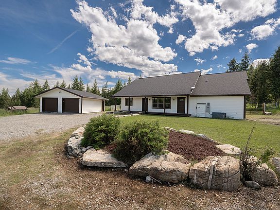 4th image of 989 Mountain Meadow Rd