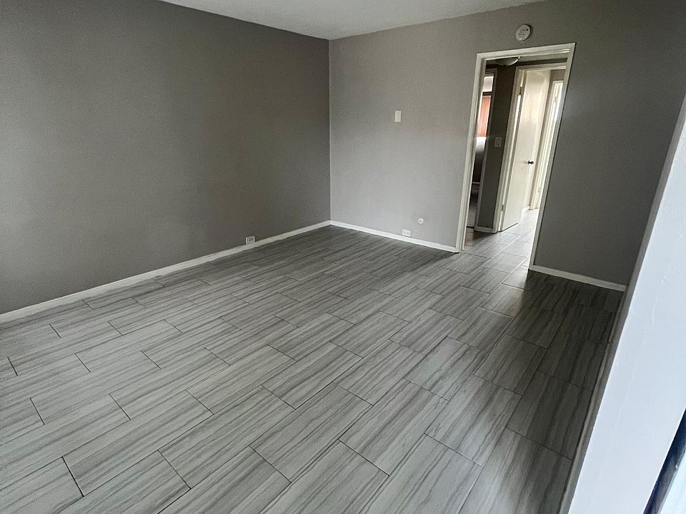 1st image of 612 N Wilcox Ave APT 27