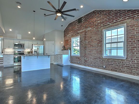 4th image of 1441 Carolina Ave