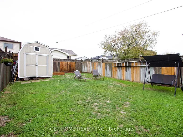 1310 Charter Cres — Photo 30