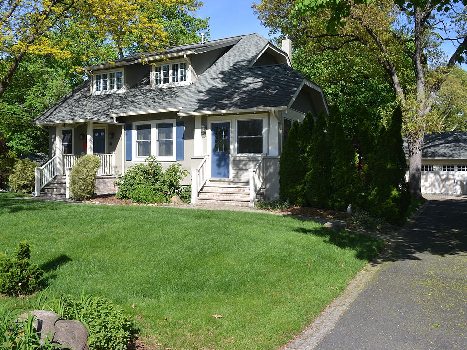 2nd image of 276 Morse Ave