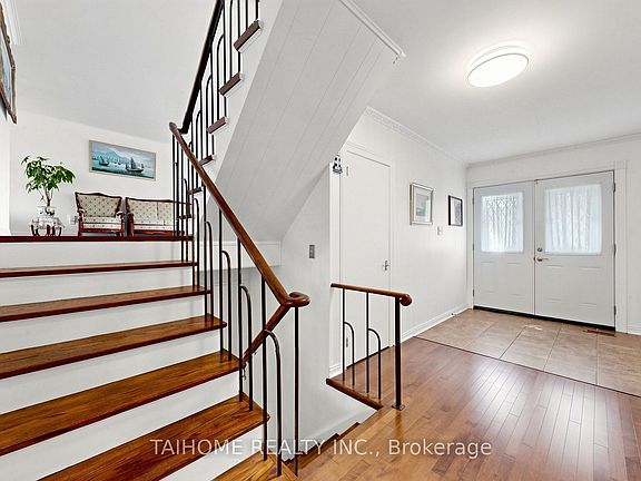 5th image of 72 Bowerbank Dr